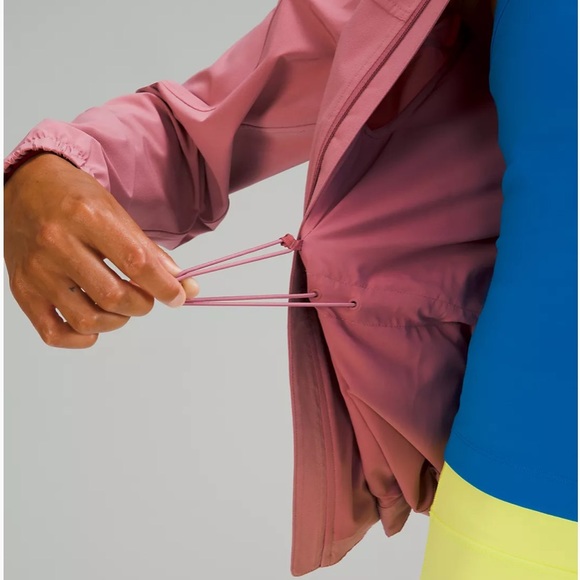 🆕 Lululemon Packable Water-Repellent Jacket in Briar Rose - Picture 4 of 7